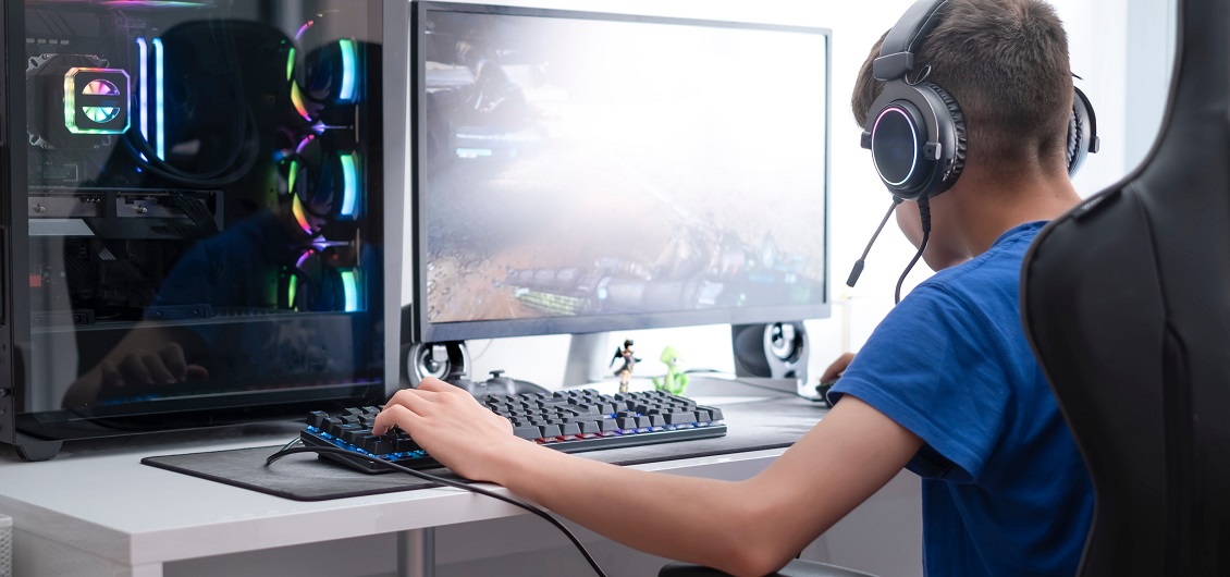 Urządzamy pokój gracza – wszystko zależy od dobrego biurka